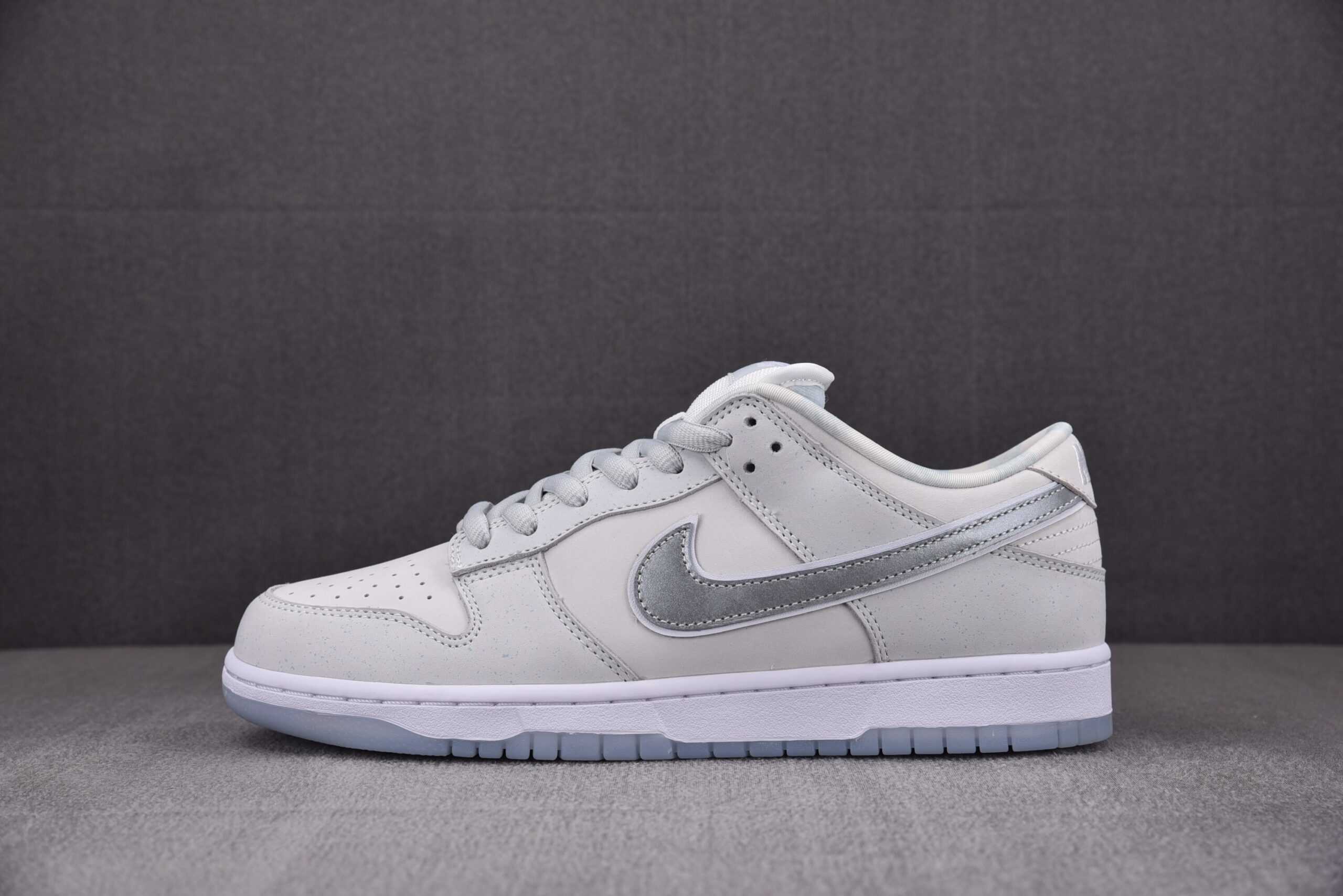 Nike SB Dunk Low White Lobster